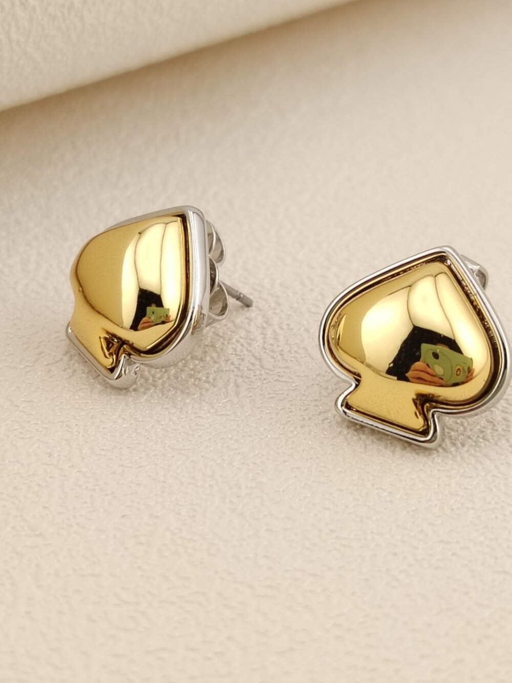 Kate Spade stud earrings - Picture 2 of 5
